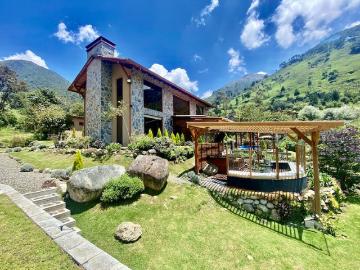 Se Vende Hacienda en Zona Rural, en la Montaña y Frente al río en Cuenca
