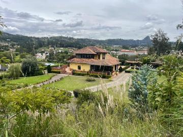 Se Vende Hacienda en Zona Rural y en la Montaña en Cuenca