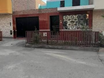 SE VENDE HERMOSA CASA DE 2 PISOS URB SAN AGUSTIN COMAS!