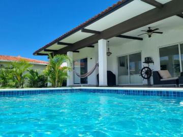 Se Vende Hermosa casa en Complejo Malibu Lakes en Nueva Gorgona