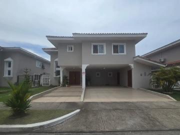 Se Vende Hermosa Casa en Albader III