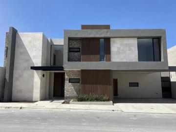 Se vende hermosa casa en Fraccionamiento Privado al Norte de Saltillo