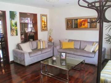 Se vende hermosa casa remodelada frente a parque en urb la ensenada la molina