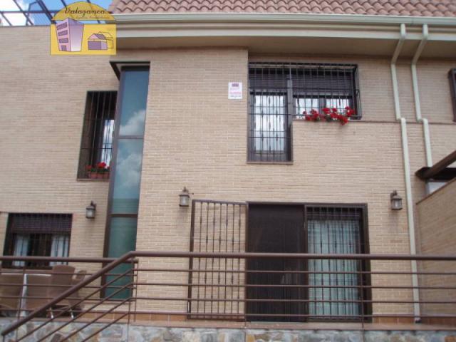 SE VENDE HERMOSO CHALET EN PARLA, ZONA LA ERMITA