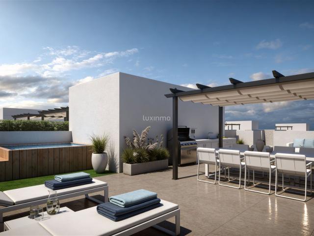 Se vende impresionante ático de 2 dormitorios con vistas pan. 63m² La alberca