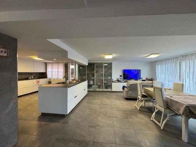 SE VENDE IMPRESIONANTE CHALET CON VISTAS AL MAR EN PANXON NIGRAN