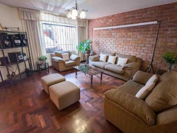 Se vende linda y bien distribuida casa de 3 pisos en Monte Ebano en Surco