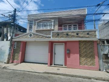 Se Vende Linda Casa de Dos Departamentos con Acabados Importados Bifamiliar Se Acepta Biess Casa en Venta en Machala Jubones