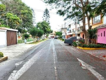Se vende linda casa en matellini chorrillos parque oportunidad vigilancia
