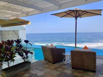 Se vende linda casa en Misterio con piscina infinito