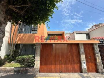 Se Vende Linda Casa Remodelada Con Jardin En La Puntra !