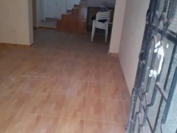 Se vende lindo chalet de dos plantas remodelado