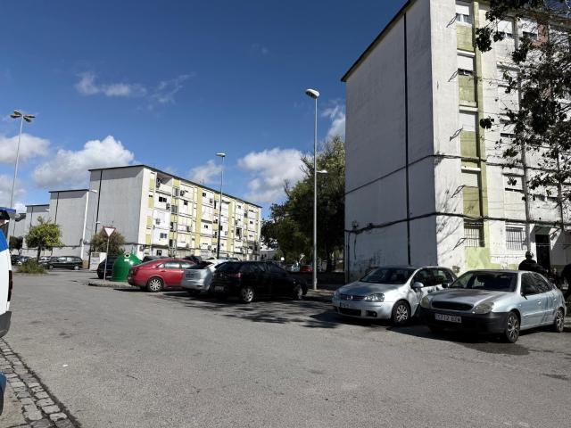 SE VENDE LOCAL TOTALMENTE REFORMADO
