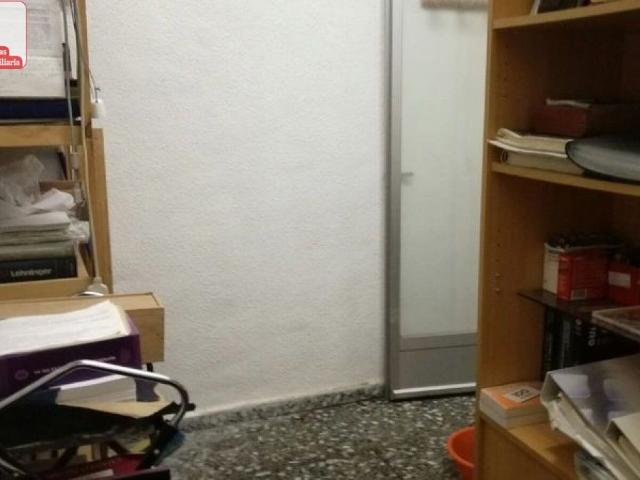 Se vende local a pie de calle