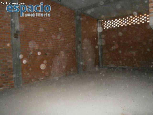 SE VENDE LOCAL CENTRICO EN PONFERRADA