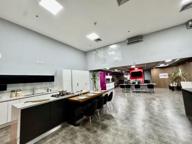 Se vende local comercial 210m2 El Rosal