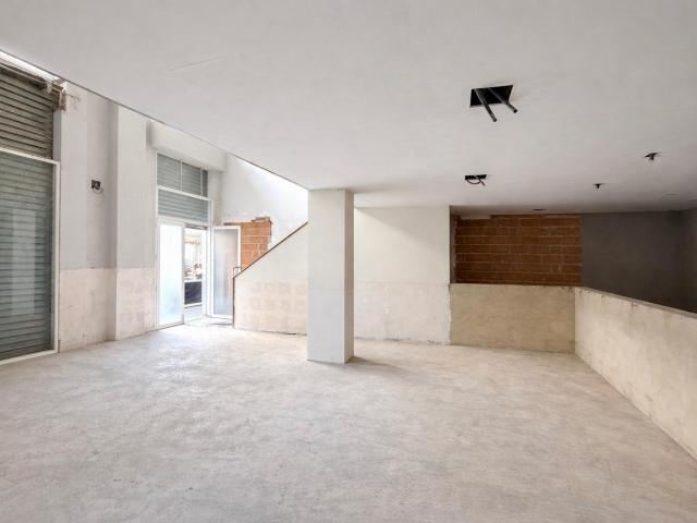 Se vende local comercial