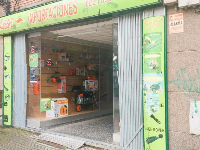 SE VENDE LOCAL COMERCIAL CON ALMACEN Y PARCELA URBANA DE 110 M2