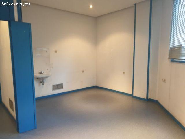 SE VENDE LOCAL COMERCIAL A PIE DE CALLE