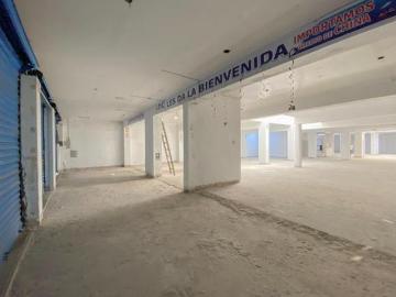 Se Vende Local Comercial Al Frente De Mega Plaza