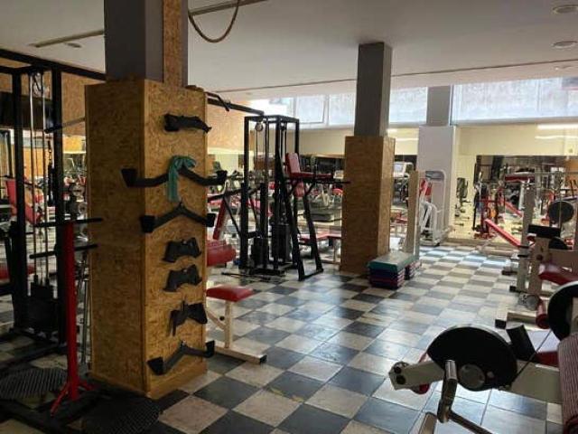SE VENDE GIMNASIO AS LAGUNAS