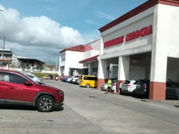 Se vende local comercial brisas del golf arraijan | espacios, 921900.00 en Cerro Silvestre