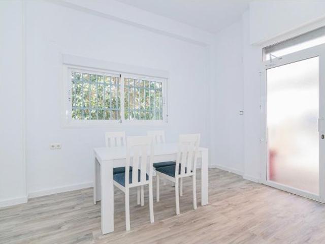 SE VENDE LOCAL COMERCIAL EN CAMPO VERDE. CARTUJA – GRANADA