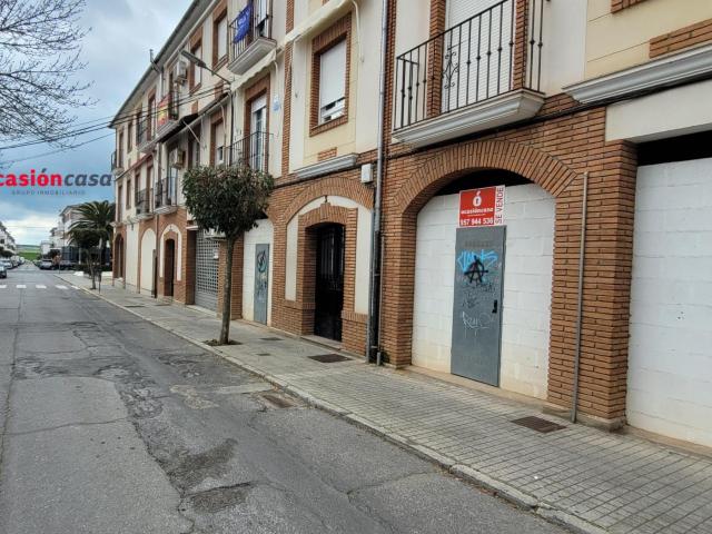 SE VENDE LOCAL COMERCIAL EN BRUTO