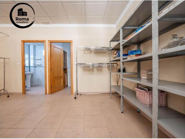 SE VENDE LOCAL COMERCIAL EN EL CENTRO DE ARMILLA JUNTO AL AYUNTAMIENTO
