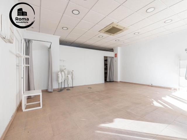 SE VENDE LOCAL COMERCIAL EN EL CENTRO DE ARMILLA JUNTO AL AYUNTAMIENTO