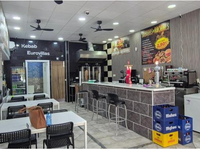 Se vende local comercial en Eurovillas