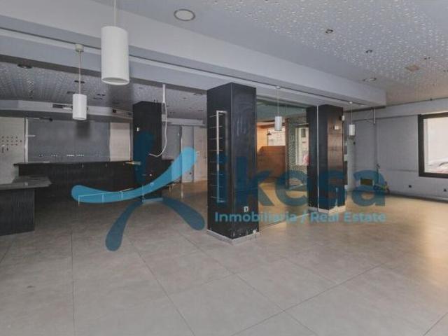 Se vende Local Comercial en la localidad de Almería