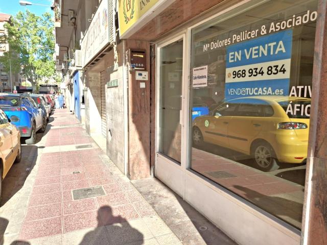 Se vende local comercial en San Anton