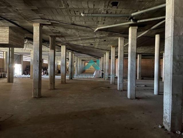 Se vende local comercial en Santander