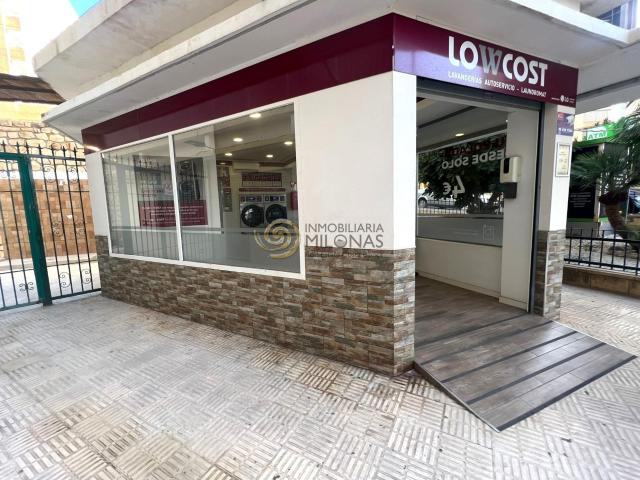 Se vende local comercial en segunda línea de Playa Levante a tan solo 50 m del mar