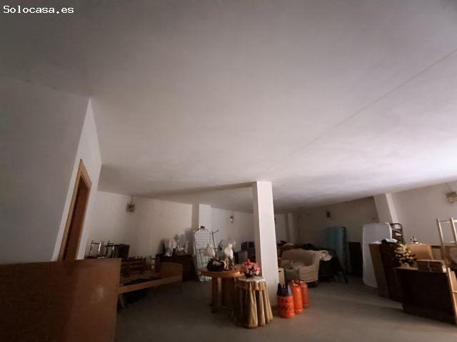 SE VENDE LOCAL COMERCIAL EN PLENO CENTRO DE ASPE.