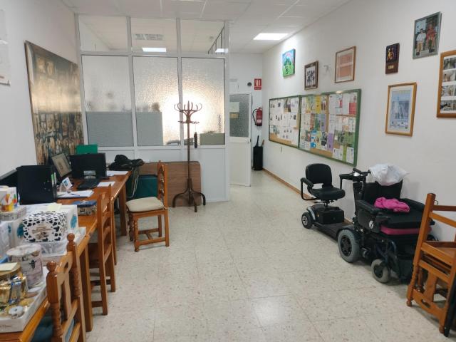 SE VENDE LOCAL COMERCIAL EN PUERTO REAL, ZONA BARRIADA 512