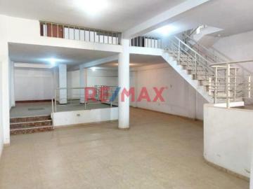 Se Vende Local Comercial En Urb. Casuarinas – Ideal Para Restaurantes Y Eventos