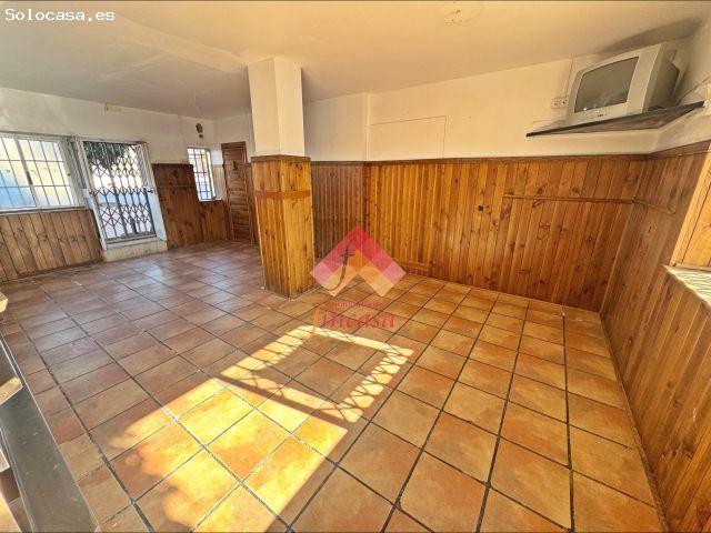 SE VENDE LOCAL COMERCIAL EN ZONA CENTRO