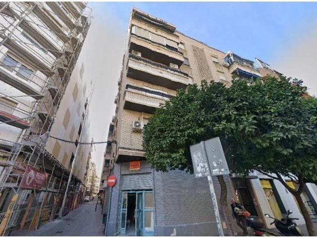 SE VENDE local comercial OKUPA en C CALLE OBISPO FRUTOS loc