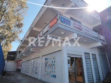 SE VENDE LOCAL CON BODEGA, OFICINAS Y PATIO