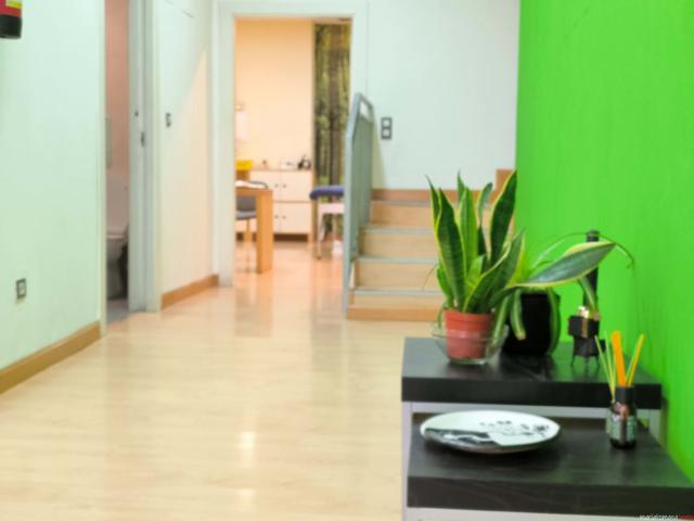Se vende local con licencia para actividad sanitaria polivalente