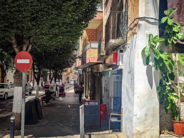 SE VENDE LOCAL DE COMIDAS PARA LLEVAR EN LANJARÓN GRANADA