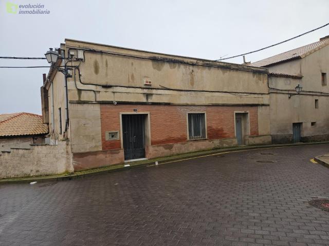 SE VENDE LOCAL EN GOMARRA,SORIA