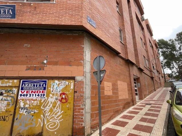 Se vende local en la zona de Adoratrices, Guadalajara