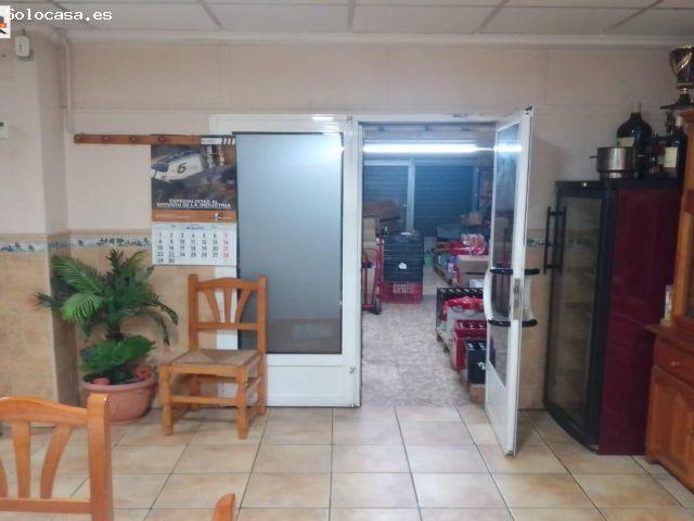 SE VENDE LOCAL EQUIPADO Y MONTADO COMO BAR EN FUNCIONAMIENTO