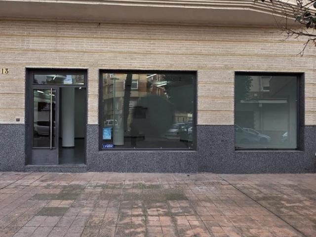 SE VENDE LOCAL MUY AMPLIO Y LUMINOSO EN ELDA