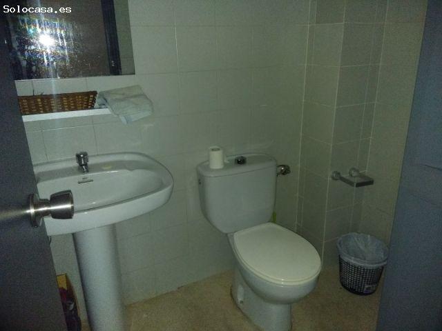 SE VENDE LOCAL/ENTREPLANTA, IDEAL PARA OFICINAS