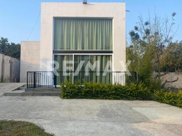 Se Vende loft con amplio Terreno en Berriozábal