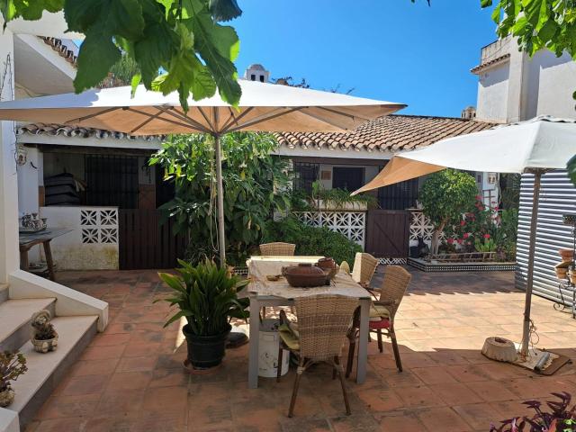 Se vende lote de tres apartamentos en Costabella